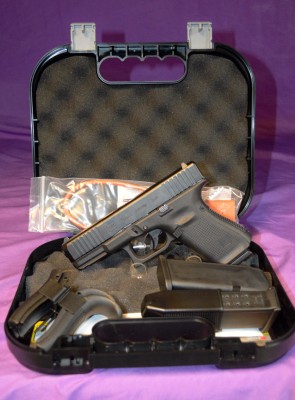 Glock 19 GEN 5  FACTORY NEW 10+1  9mm  Copy